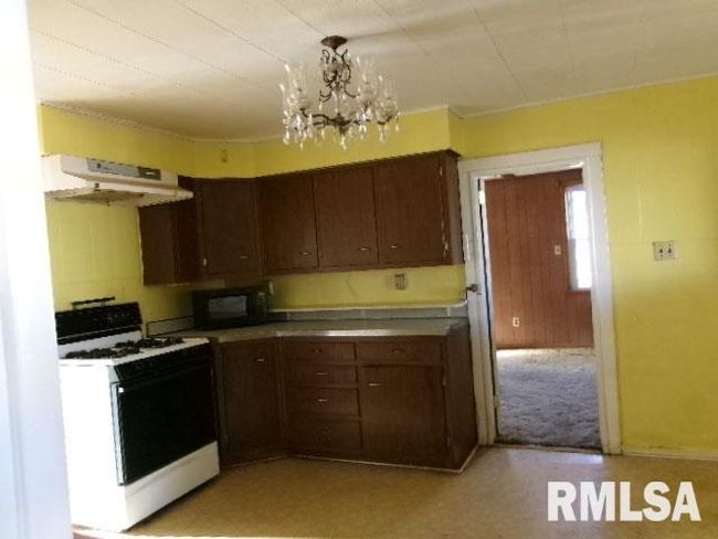 263 Koch St, House other with 3 bedrooms, 1 bathrooms and null parking in Pekin IL | Image 6