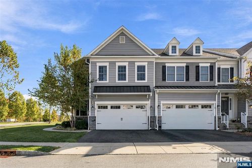 1 Aspen Dr, Cedar Grove, NJ, 07009-2304 | Card Image