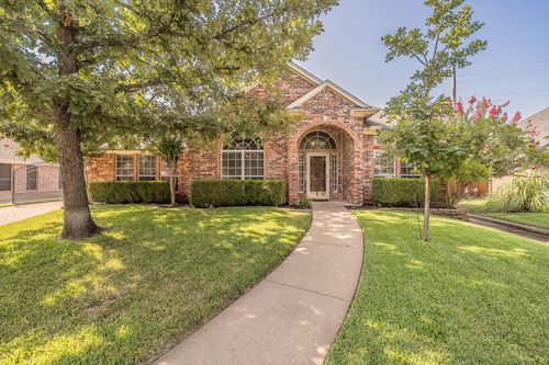 8152 Vine Wood Drive, North Richland Hills, TX, 76182 | Card Image