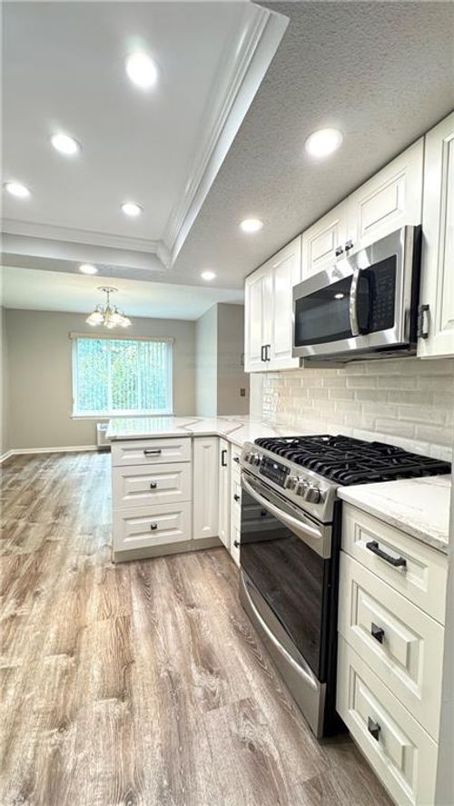 3i-41 Wellington Ct, Staten Island, NY, 10314-7594 | Card Image