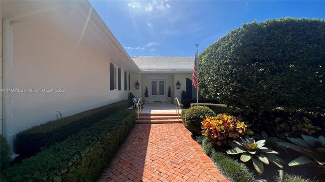 55 Lagorce Cir, House other with 4 bedrooms, 5 bathrooms and null parking in Miami Beach FL | Image 1