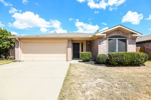 6320 Longmont Trl, Fort Worth, TX, 76179-3714 | Card Image