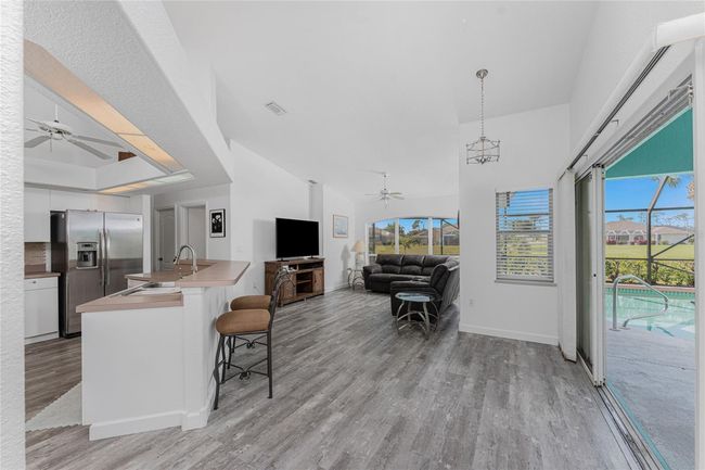 There's room for a breakfast nook. | Image 13