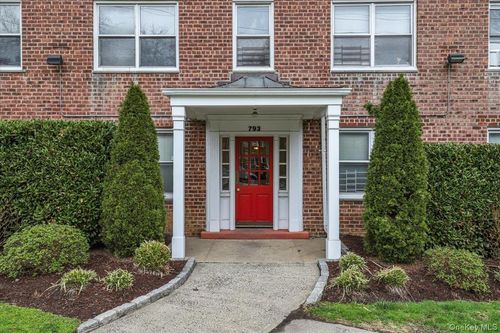3f-793 Palmer Rd, Yonkers, NY, 10708-3337 | Card Image