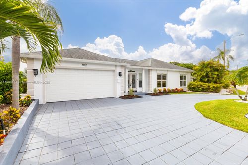 4902 N Travelers Palm Ln, Tamarac, FL, 33319-3161 | Card Image