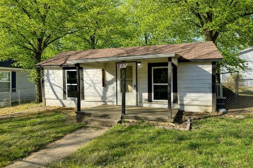 625 E Acheson St, Denison, TX, 75021-6458 | Card Image