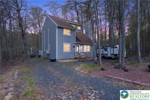 8962 Pheasant Ln, TOBYHANNA, PA, 18466-3457 | Card Image