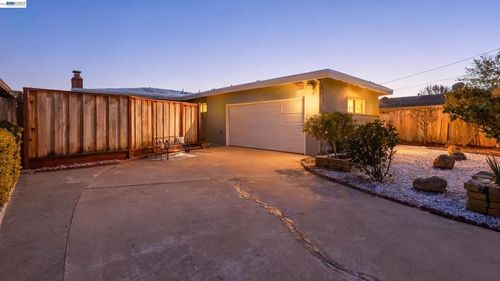 28458 Etta Ave, Hayward, CA, 94544-5830 | Card Image