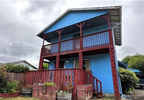 715 Copalis Beach Rd, Copalis Beach, WA, 98535-9707 | Card Image