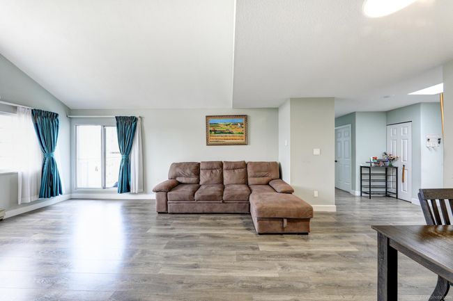 303 - 8120 Bennett Road, Condo with 3 bedrooms, 2 bathrooms and 1 parking in Richmond BC | Image 2