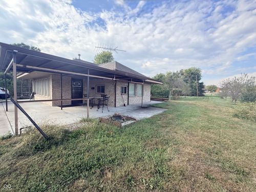 219 N Wabash St, Cayuga, IN, 47928-8093 | Card Image