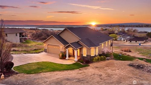 228 Pelican Dr Se, Moses Lake, WA, 98837-9050 | Card Image