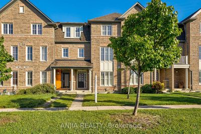 2902 Elgin Mills Rd E, Home with 4 bedrooms, 4 bathrooms and 5 parking in Markham ON | Image 2