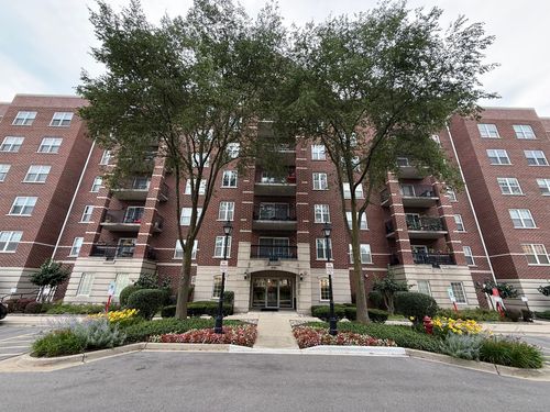 612-470 W Mahogany Ct, Palatine, IL, 60067-7822 | Card Image