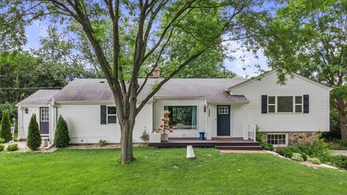 1800 Fairfax Drive, Elm Grove, WI, 53122 | Card Image