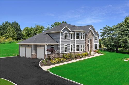 28 Meadow Glen Rd, Fort Salonga, NY, 11768-2710 | Card Image