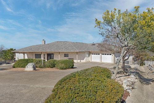1817 Summit Point Dr, Kerrville, TX, 78028-8917 | Card Image