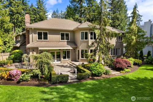 2805 Sahalee Dr E, Sammamish, WA, 98074-6354 | Card Image