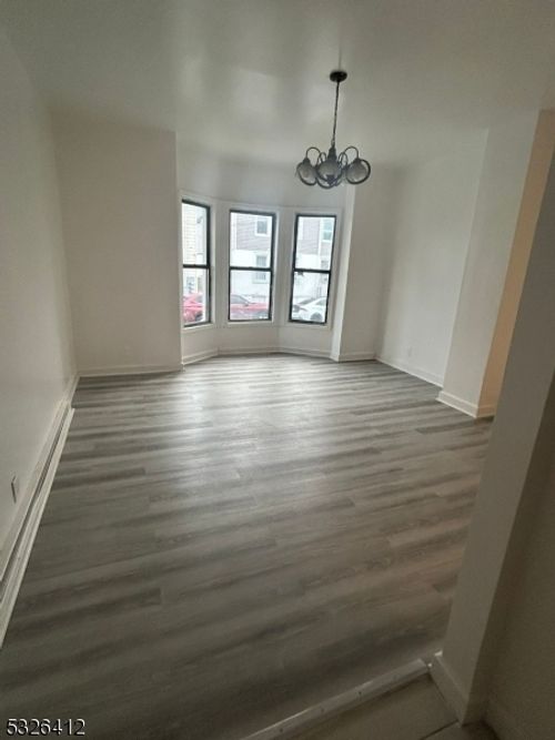 25 Oak St, Paterson, NJ, 07501-3083 | Card Image