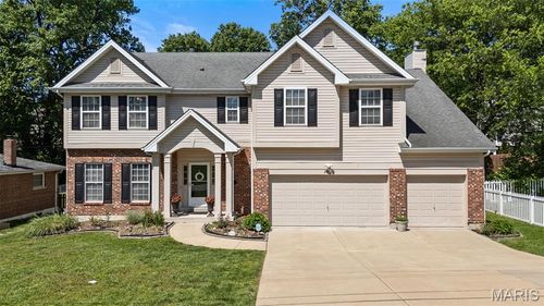 2443 Cecelia Ave, Brentwood, MO, 63144-2512 | Card Image