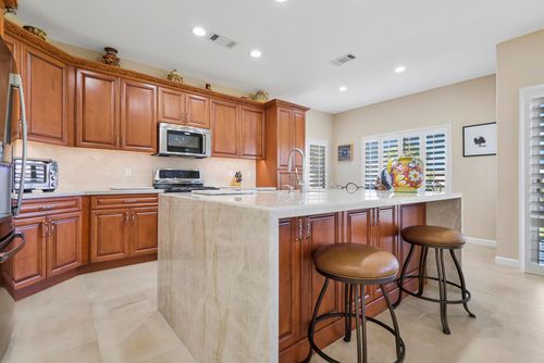 42350 Adams St, Bermuda Dunes, CA, 92203-8071 | Card Image