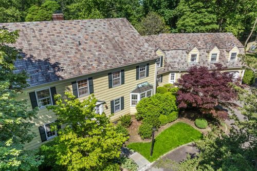 24 Wellington Rd, Locust Valley, NY, 11560-2416 | Card Image