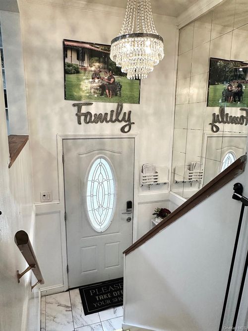 88 W Pine Rd, Staatsburg, NY, 12580-5404 | Card Image