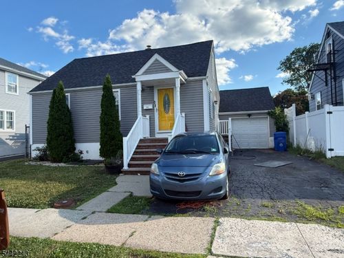 211 Bradford Ave, Linden, NJ, 07036-6312 | Card Image