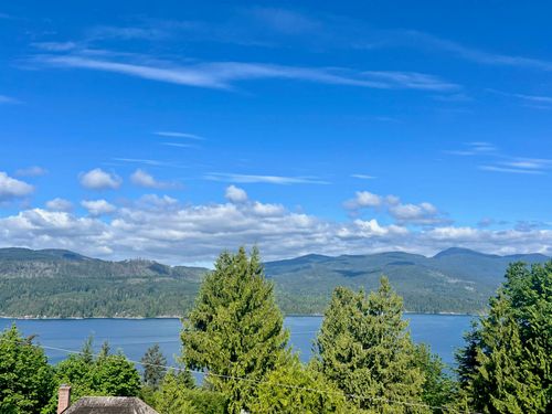 5821 Deerhorn Dr, Sechelt, BC, V7Z0E1 | Card Image