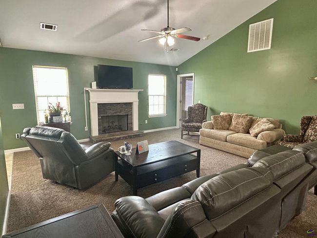 208 Burr Dr, House other with 3 bedrooms, 2 bathrooms and null parking in Byron GA | Image 19