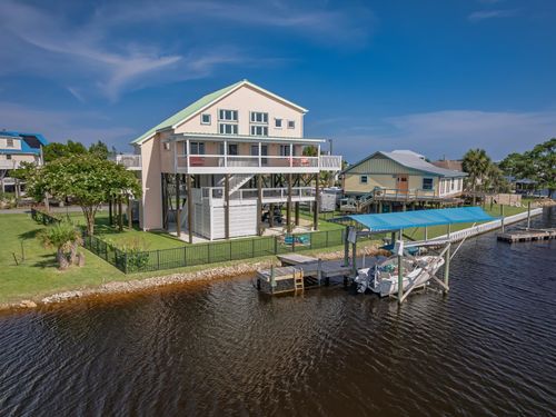 6 Gulf Breeze Ct, Crawfordville, FL, 32327-4648 | Card Image