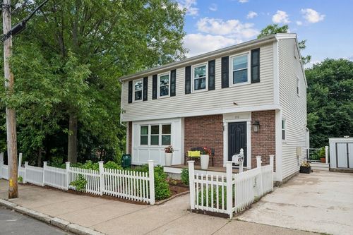 136 Weld St, Boston, MA, 02132-7742 | Card Image