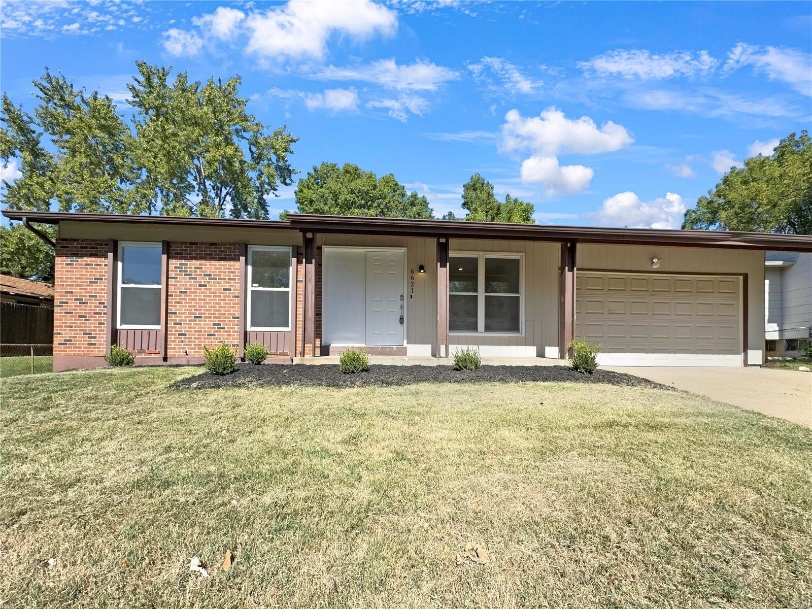 Champana Dr, Florissant, MO 63033