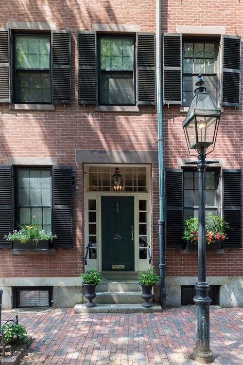 apt-2-28 W Cedar St, Boston, MA, 02108-1247 | Card Image