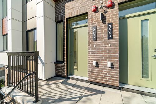 807 33rd Ave W, Vancouver, BC, V5Z2K5 | Card Image