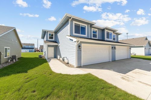 2724 Amelia Ln, Salina, KS, 67401-8539 | Card Image