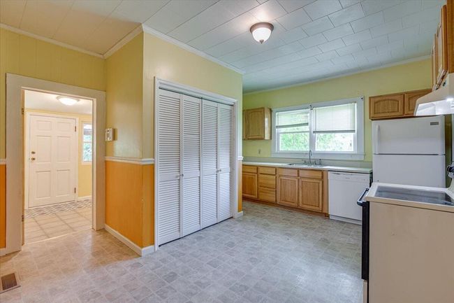 102 W 8 Th St, House other with 2 bedrooms, 1 bathrooms and null parking in Chickamauga GA | Image 8