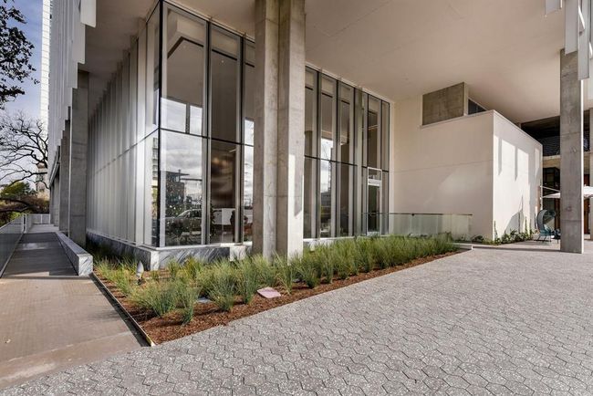 View of property entrance | Image 14