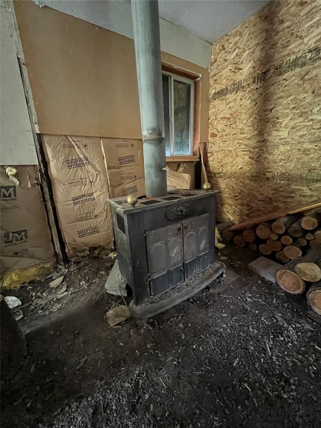 wood stove from heat in the garage | Image 109