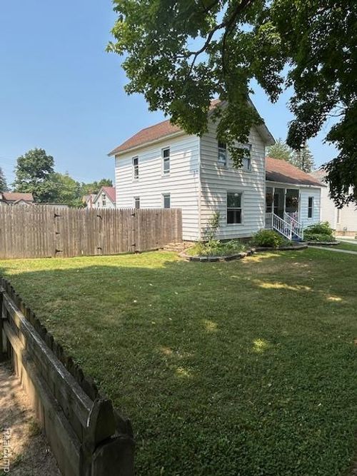 6170 Fulton St, Mayville, MI, 48744-9127 | Card Image