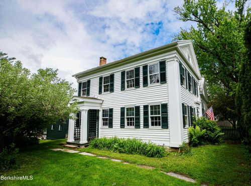 35 Swamp Rd, West Stockbridge, MA, 01266-9702 | Card Image