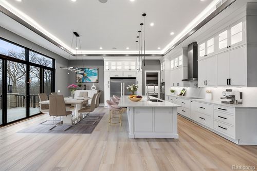 3430 Newbury Ct, Oakland, MI, 48363-2382 | Card Image