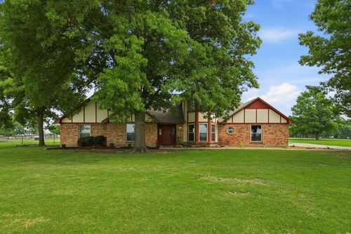 11303 Southwind Pl, Krum, TX, 76249-6683 | Card Image