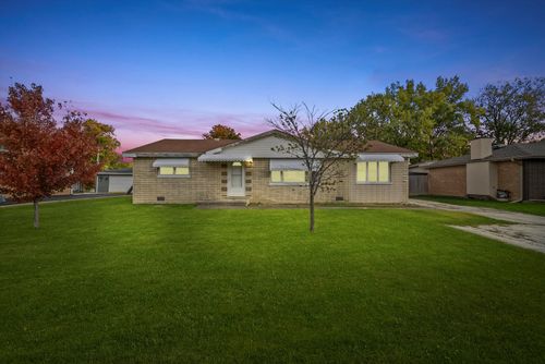 8521 S 83rd Ave, Hickory Hills, IL, 60457-1104 | Card Image