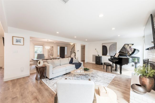 2802 Bernadette Ln, House other with 5 bedrooms, 4 bathrooms and 3 parking in Houston TX | Image 16
