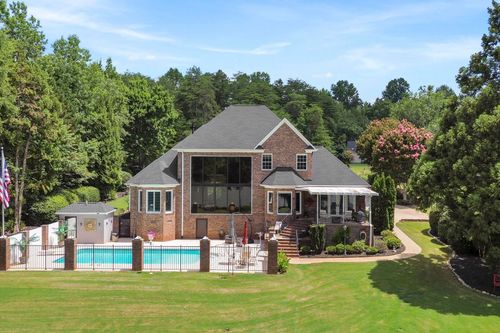 227 Woodlake Dr, Spartanburg, SC, 29301-5247 | Card Image