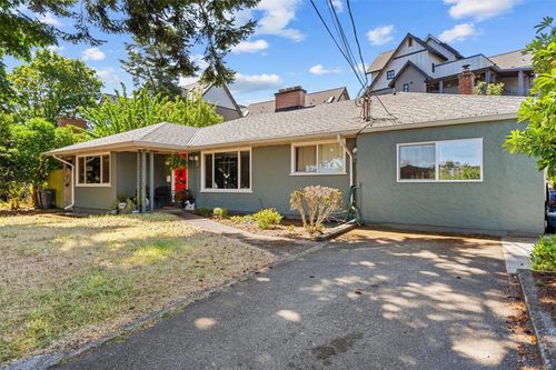 1029 - 1031 Wychbury Ave, Esquimalt, BC, V9A5K7 | Card Image