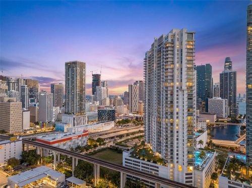 1105-90 Sw 3rd St, Miami, FL, 33130-4071 | Card Image