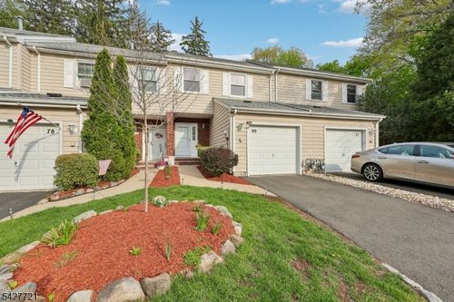 80-80 Lexington Ln, Wayne, NJ, 07470-6332 | Card Image