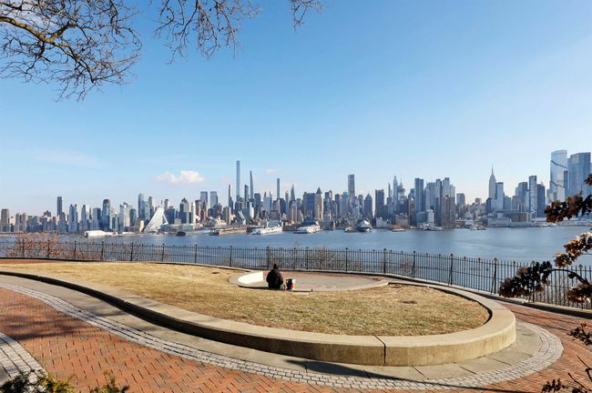 APT-1E - 720 Boulevard E, Condo with 2 bedrooms, 2 bathrooms and null parking in Weehawken NJ | Image 23